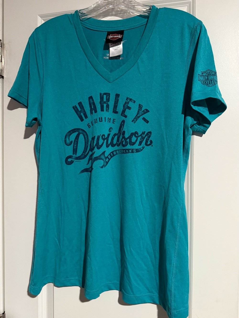 Y2K Harley Davidson Women’s Blue V-neck Shirt Size Large graphic soft